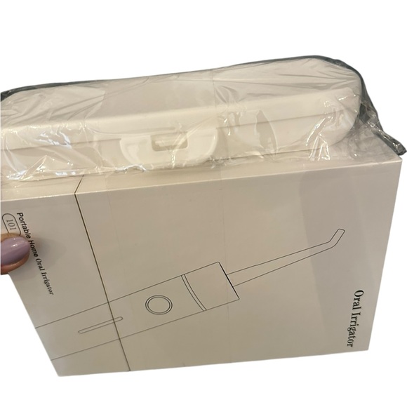 New sealed Oral Irrigator - Picture 3 of 3